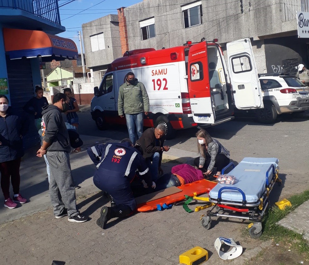 Acidente de trânsito deixa mulher gravemente ferida no BGV, em Rio Grande