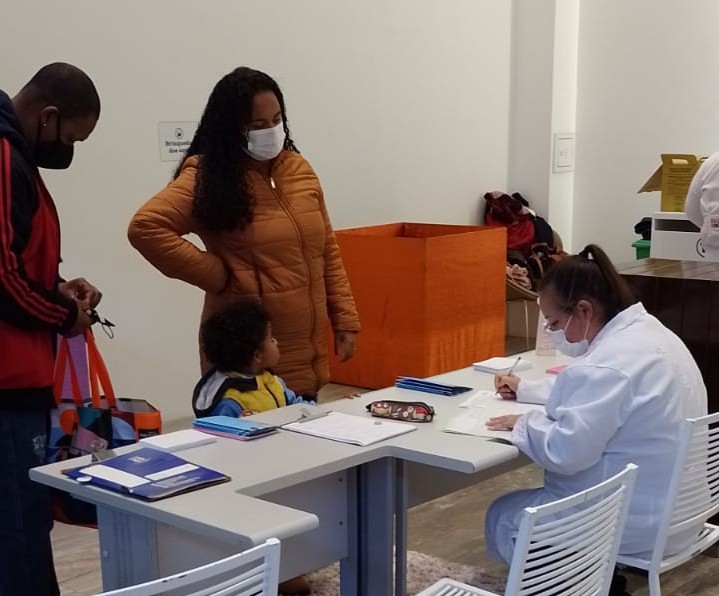 Aproximadamente 700 crianças e adolescentes receberam imunizantes no Dia D de multivacinação em Rio Grande