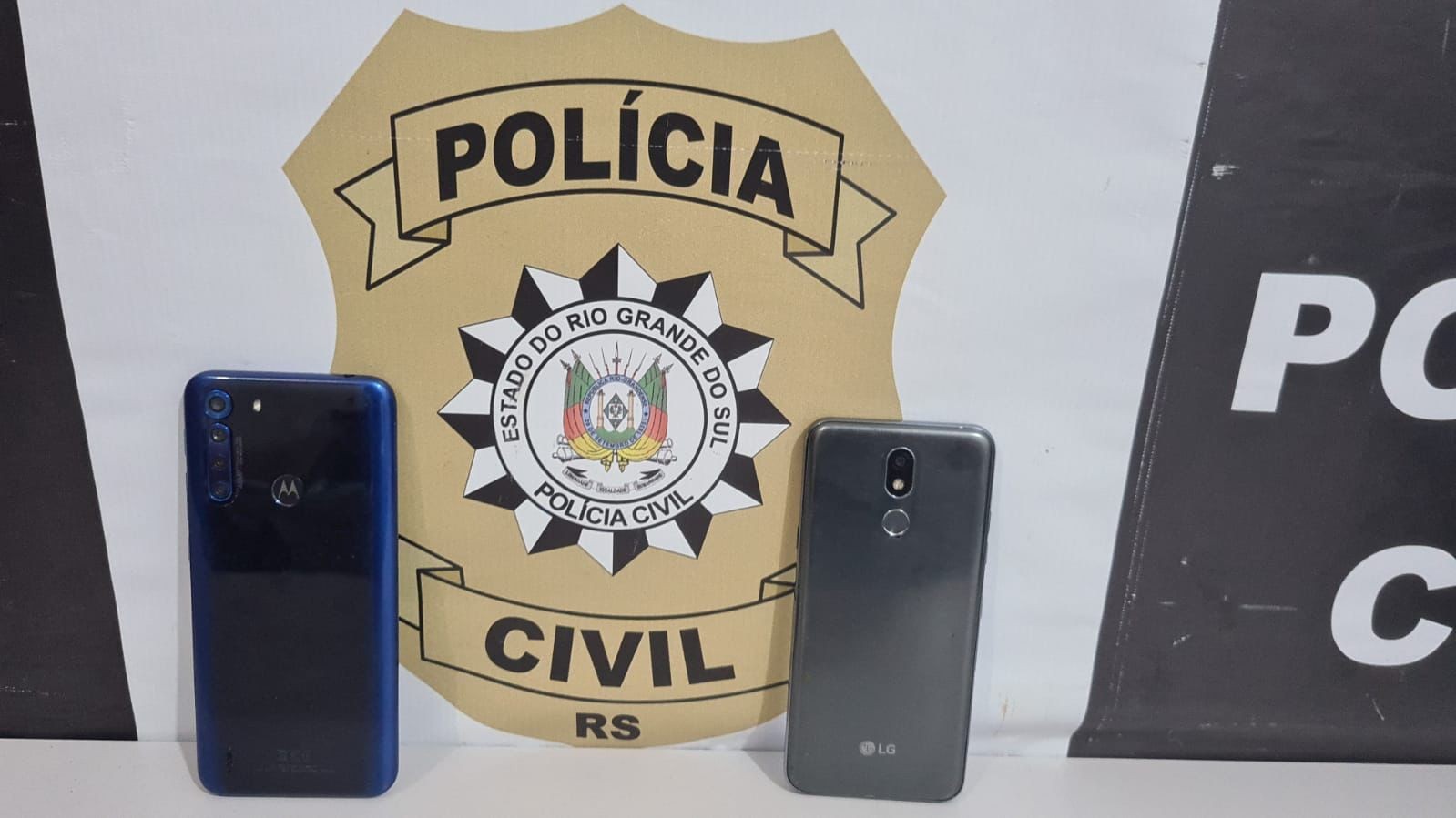 Polícia Civil recupera dois aparelhos celulares que foram subtraídos em assaltos nos meses de agosto e outubro