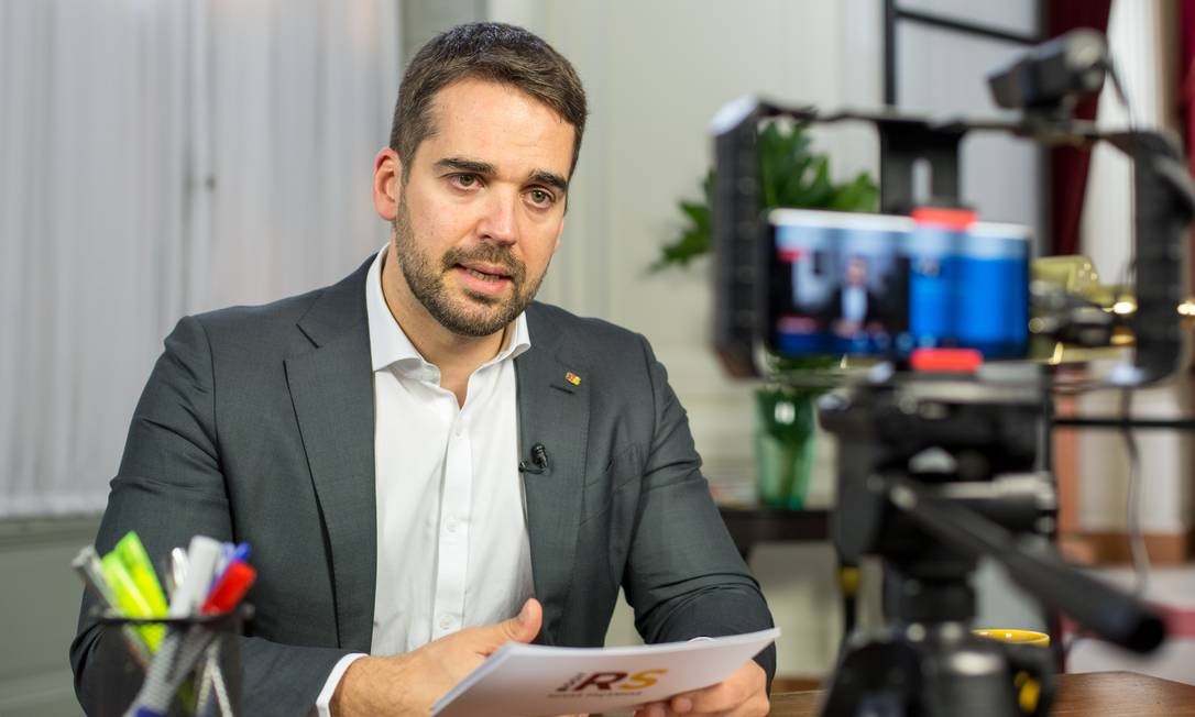 Governador Eduardo Leite fala sobre a provável obrigatoriedade da retomada das atividades presenciais nas escolas do RS