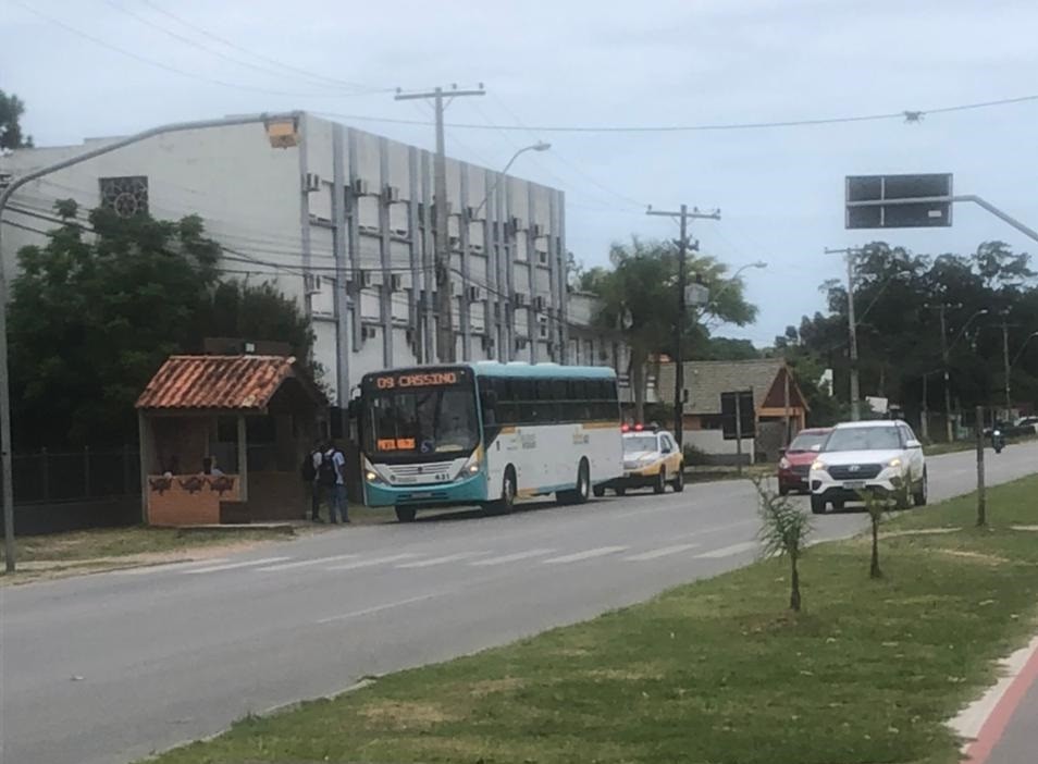 Após ameaçar cobrador e motorista de transporte coletivo, homem é advertido pela Polícia Rodoviária, na ERS-734