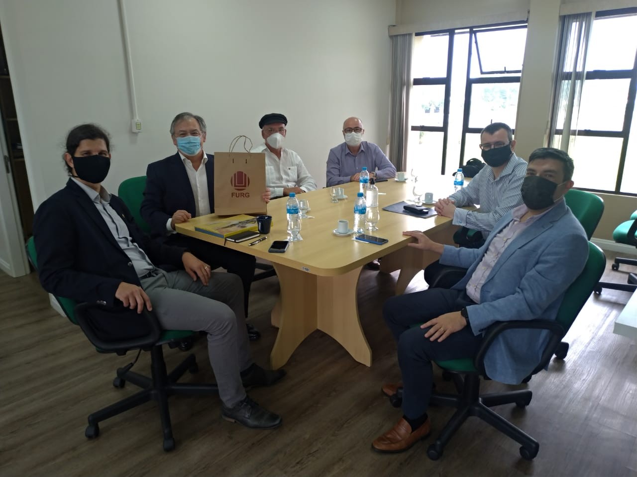 Grupo Cobra visita a Furg durante agenda sobre instalação da Usina Termelétrica Rio Grande