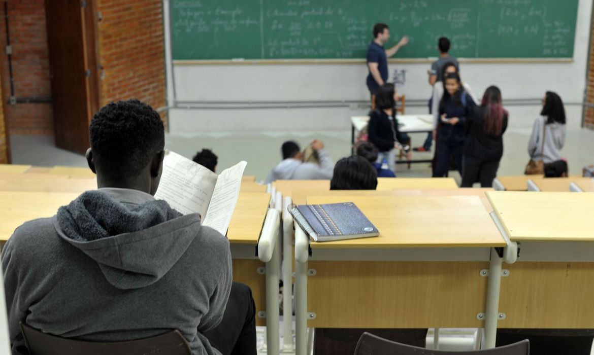 Alunos que cursaram o ensino médio em escolas privadas sem bolsa passam a ter acesso ao Prouni