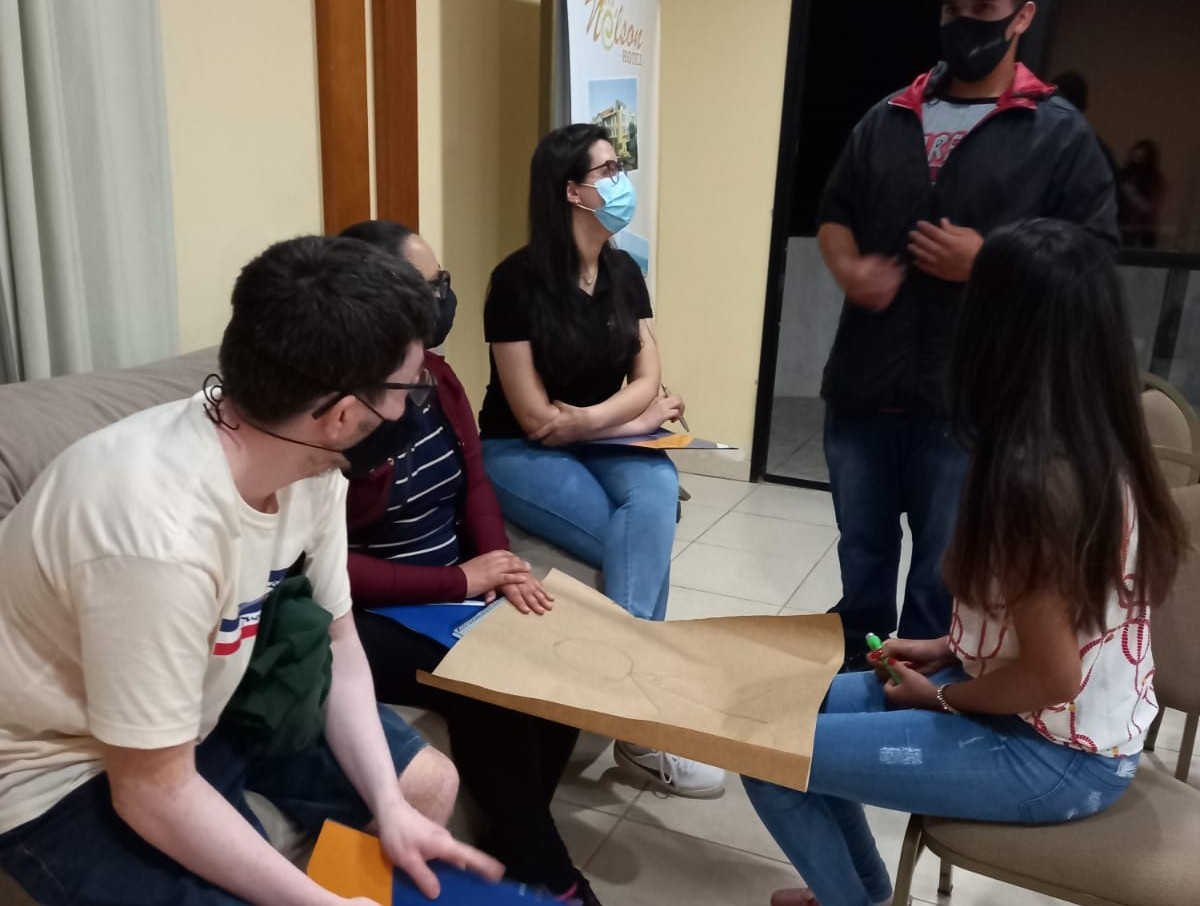 Após curso gratuito de qualificação de atendimento, CDL busca encaminhar alunos para empregos no Balneário Cassino