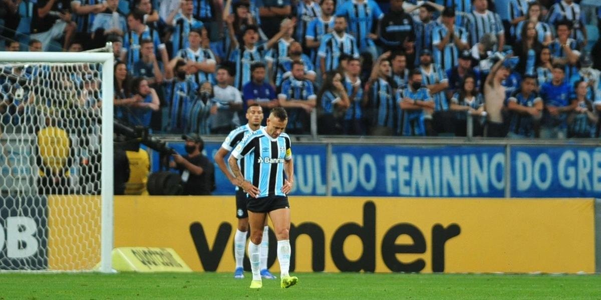 Mesmo com vitória, Grêmio é rebaixado para a Série B do Campeonato Brasileiro pela terceira vez