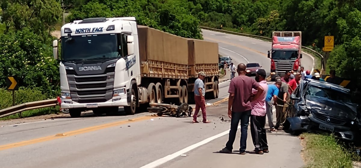 Pelo menos duas pessoas morrem após grave acidente na BR-392, em Canguçu