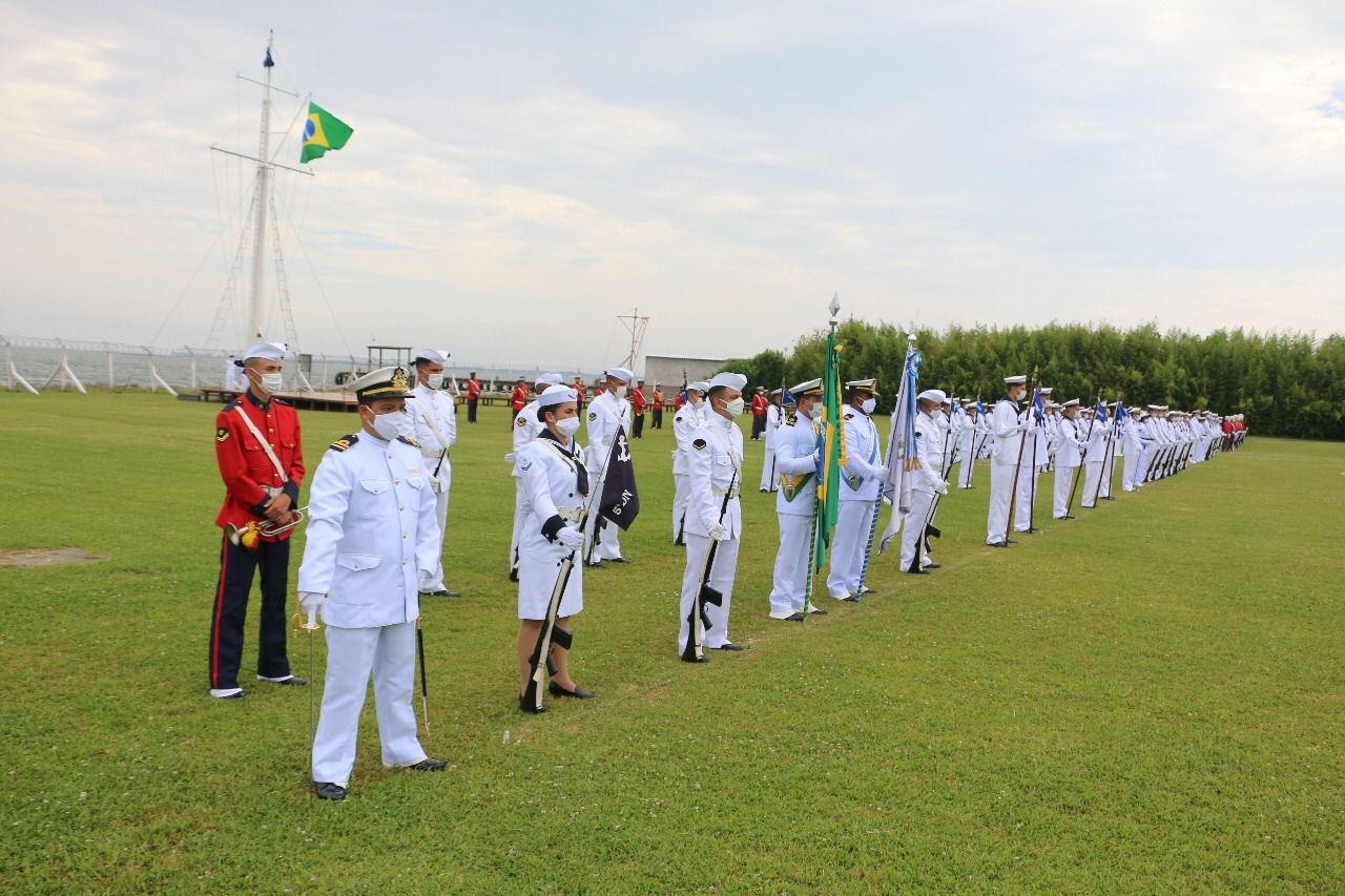 Homenageados recebem Medalha Mérito Tamandaré no Dia do Marinheiro