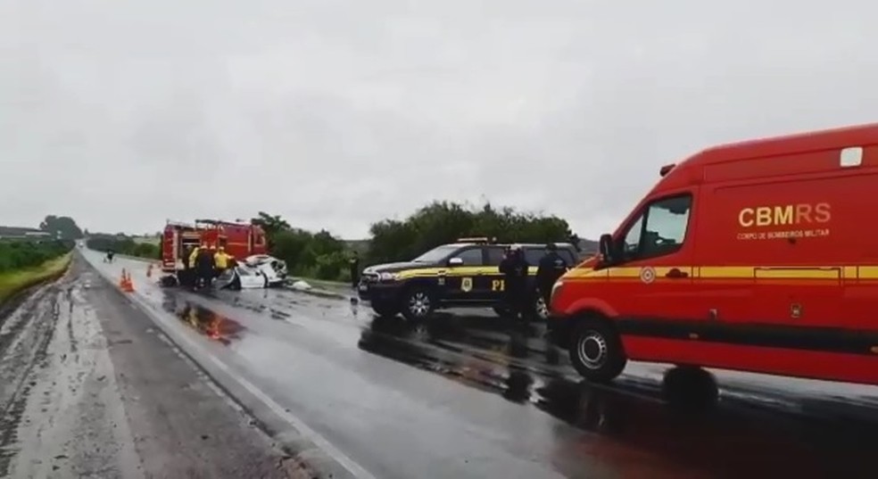 Quatro pessoas morrem após grave acidente na BR-290, em Rosário do Sul 