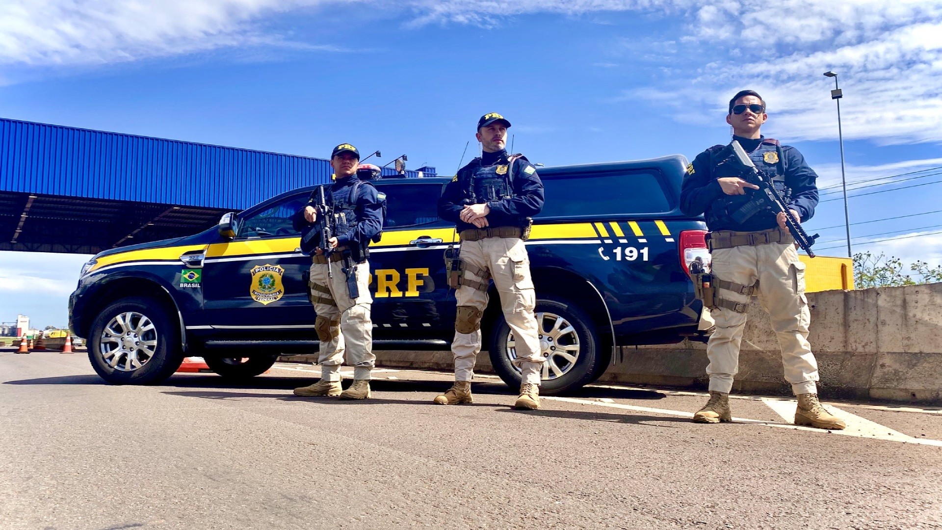 Em atendimento de acidente, PRF recupera carro em Rio Grande