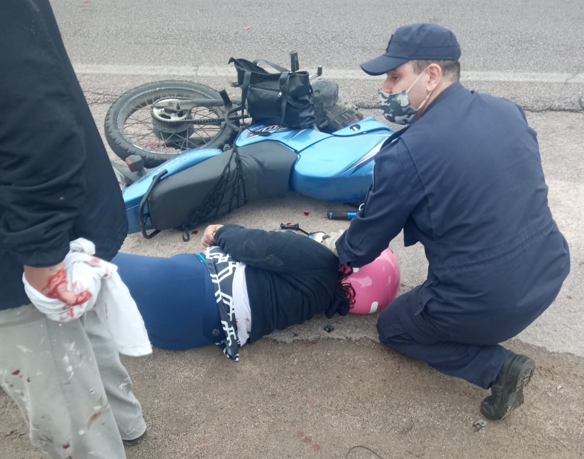 Duas pessoas ficam feridas após acidente na Av. Santos Dummont, em Rio Grande