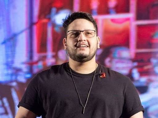 Morre aos 28 anos o cantor Maurílio, que estava internado desde o dia 15 de dezembro