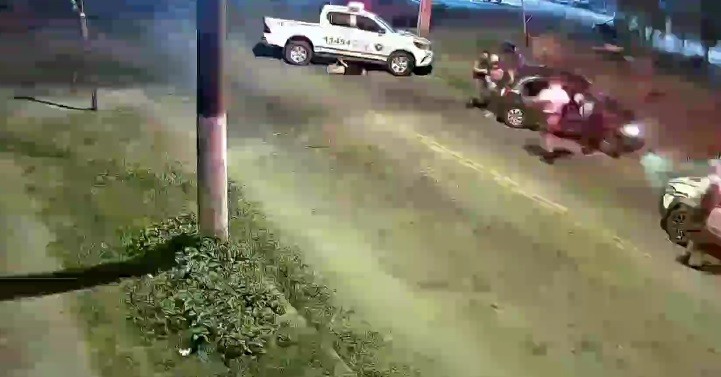 VÍDEO: Na Av. Primeiro de Maio, BM resgata idoso colocado no porta-malas do próprio carro por sequestradores, em Rio Grande