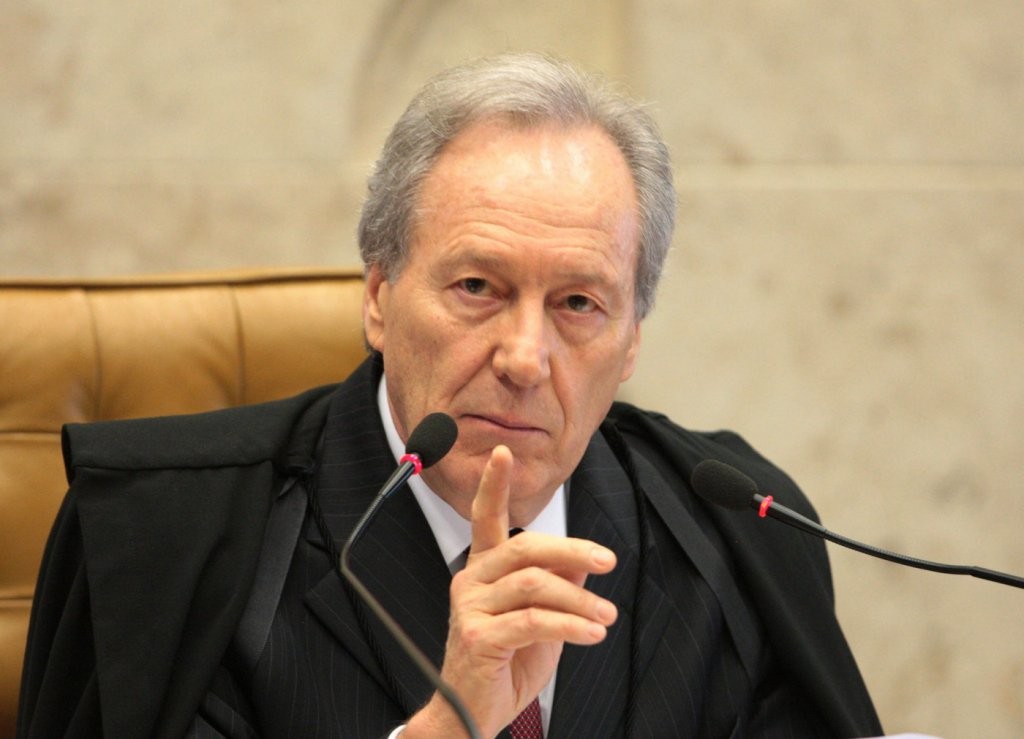 STF suspende ato do MEC e libera exigência do passaporte de vacinação em instituições federais 