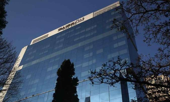 Equipe médica informa que Bolsonaro não precisará passar por cirurgia