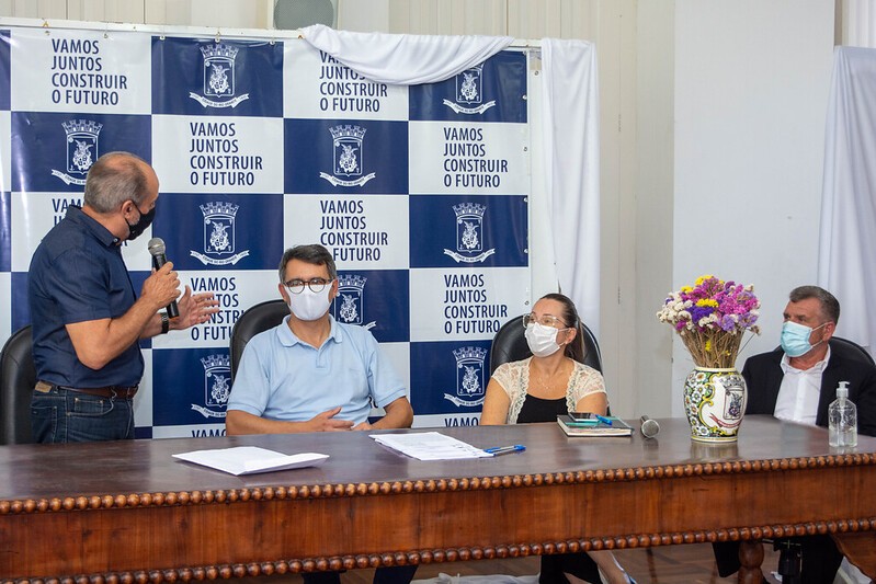 Prefeitura fecha a contratação de 20 médicos para as UBSF's