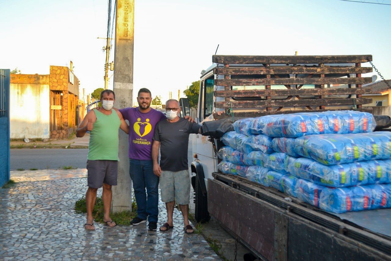 Projeto 'Fábrica de Esperança' doa 1.600 fraldas geriátricas para a Santa Casa do Rio Grande