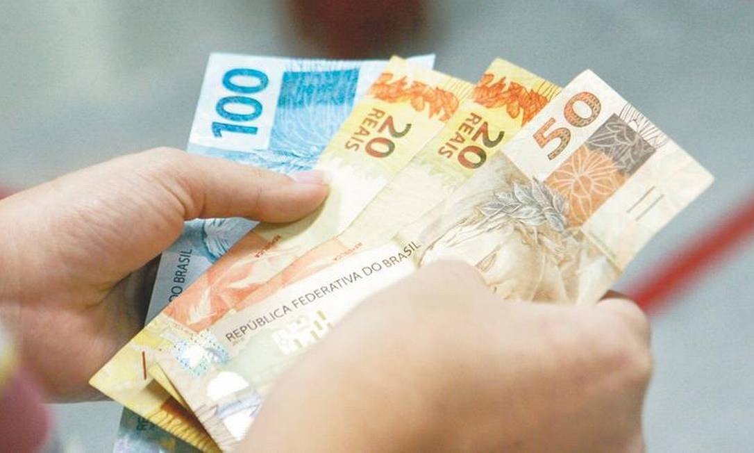 Congresso vota nesta segunda-feira (20) a correção do salário mínimo de R$ 1.100 para R$ 1.210 em 2022