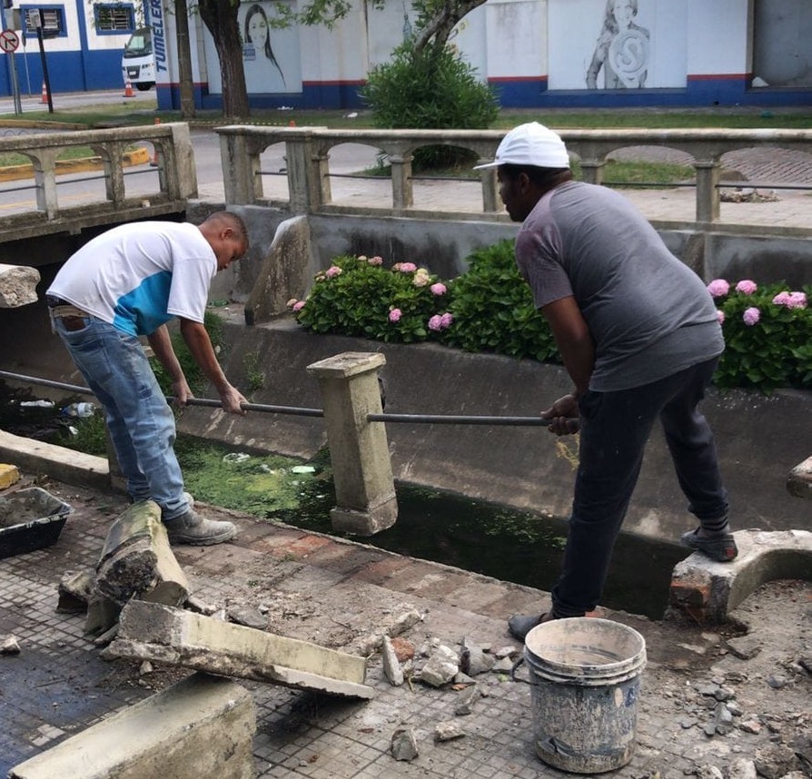 Canalete da Major Carlos Pinto passa por reconstrução após ter estrutura destruída em acidente