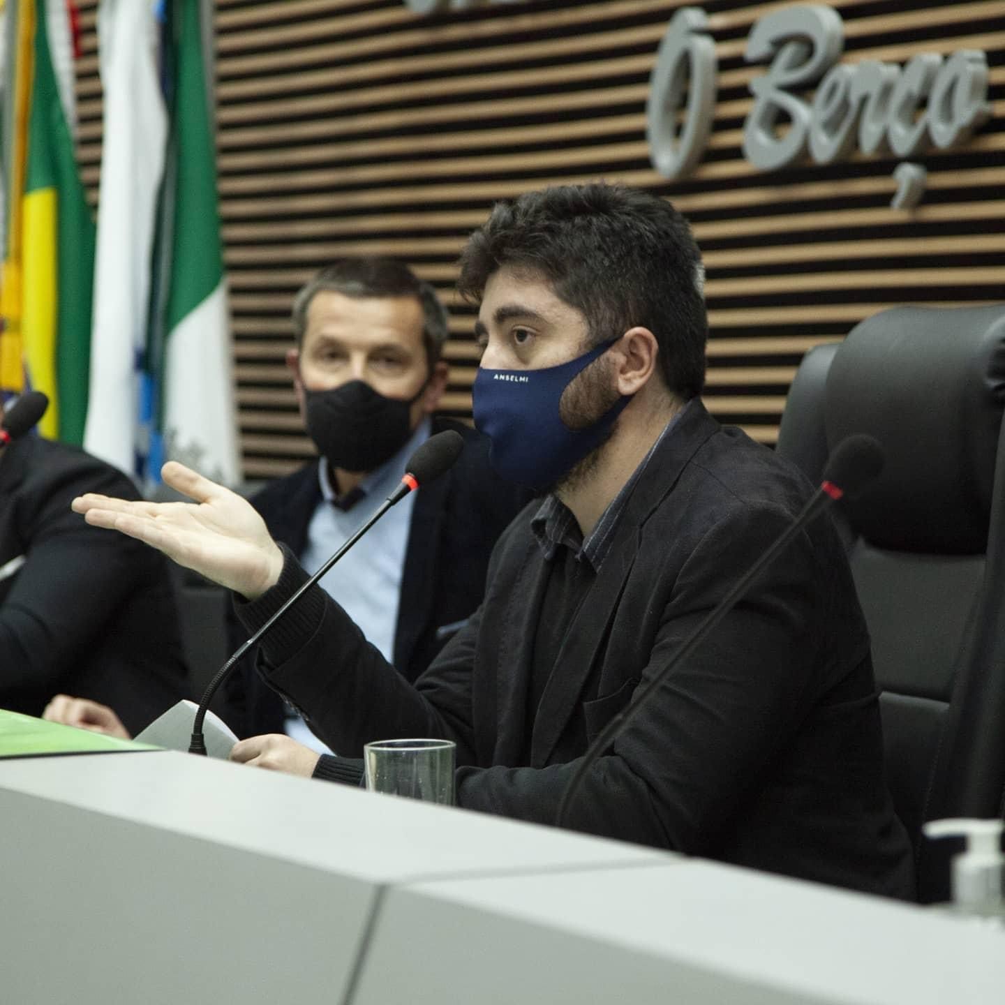 URGENTE: Justiça acata pedido de liminar do vereador Júlio Lamim (DEM) e suspende aprovação da taxa de iluminação pública