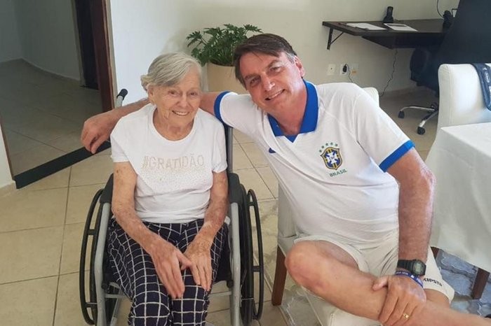 Papa Francisco envia carta em memória à mãe do presidente Jair Bolsonaro