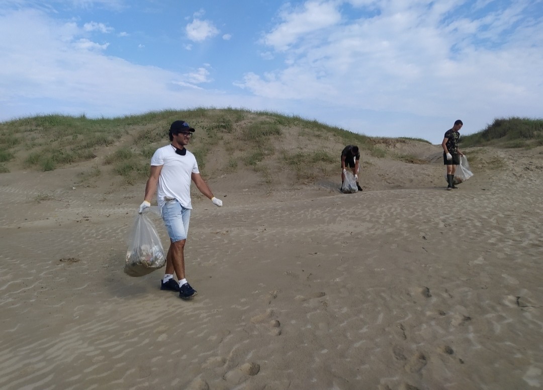 Tem início o mutirão de limpeza "Jogue Limpo com a Praia do Cassino"
