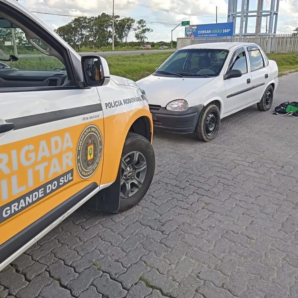 2º Batalhão Rodoviário realiza prisões por tráfico, arrombamento de casa e porte ilegal de armas de fogo na ERS-734, em Rio Grande