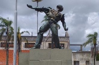 Prefeitura do Rio Grande toma medida para preservar monumento do marinheiro imperial Marcílio Dias