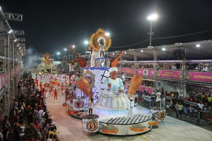 Desfile de escolas de samba de Porto Alegre é adiado para maio 