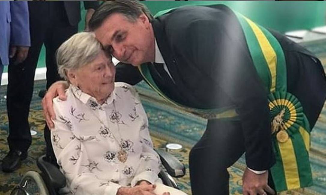 Bolsonaro chega em Eldorado (SP) para enterro da mãe, Dona Olinda