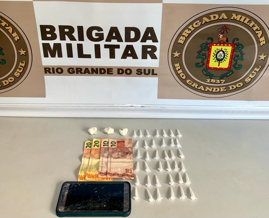 Homem é preso por tráfico de drogas no bairro Bosque, em Rio Grande