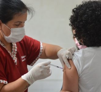 Rio Grande suspende temporariamente a cobrança do termo de consentimento para vacinação pediátrica 