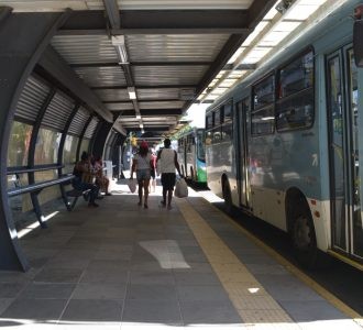 Confira as alterações nos horários do transporte coletivo para segunda (28) e terça-feira (1º)