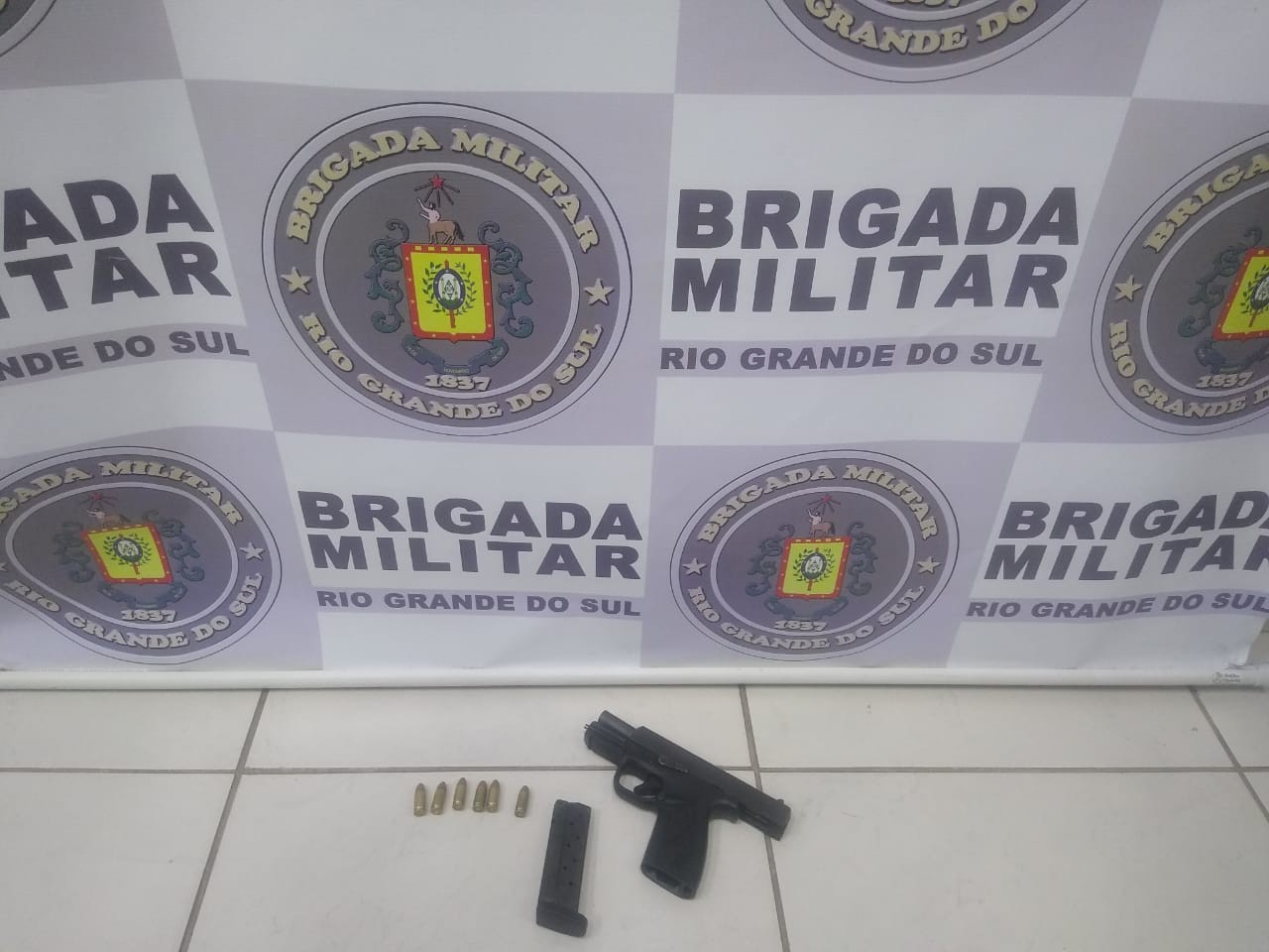 Homem é preso por porte ilegal de arma de fogo no Cassino 