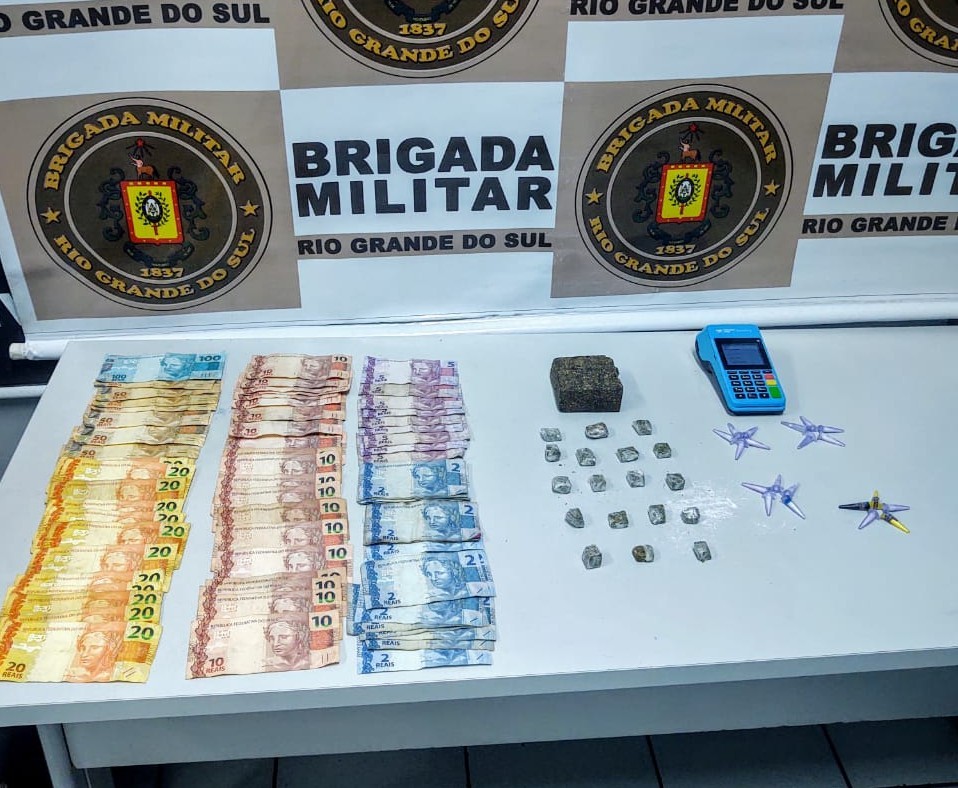 Brigada Militar efetua prisões por tráfico de drogas nos bairros Parque Marinha e Cidade de Águeda