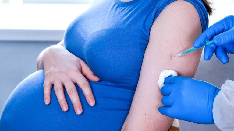 Casos de Covid-19 aumentam em gestantes com esquema vacinal incompleto