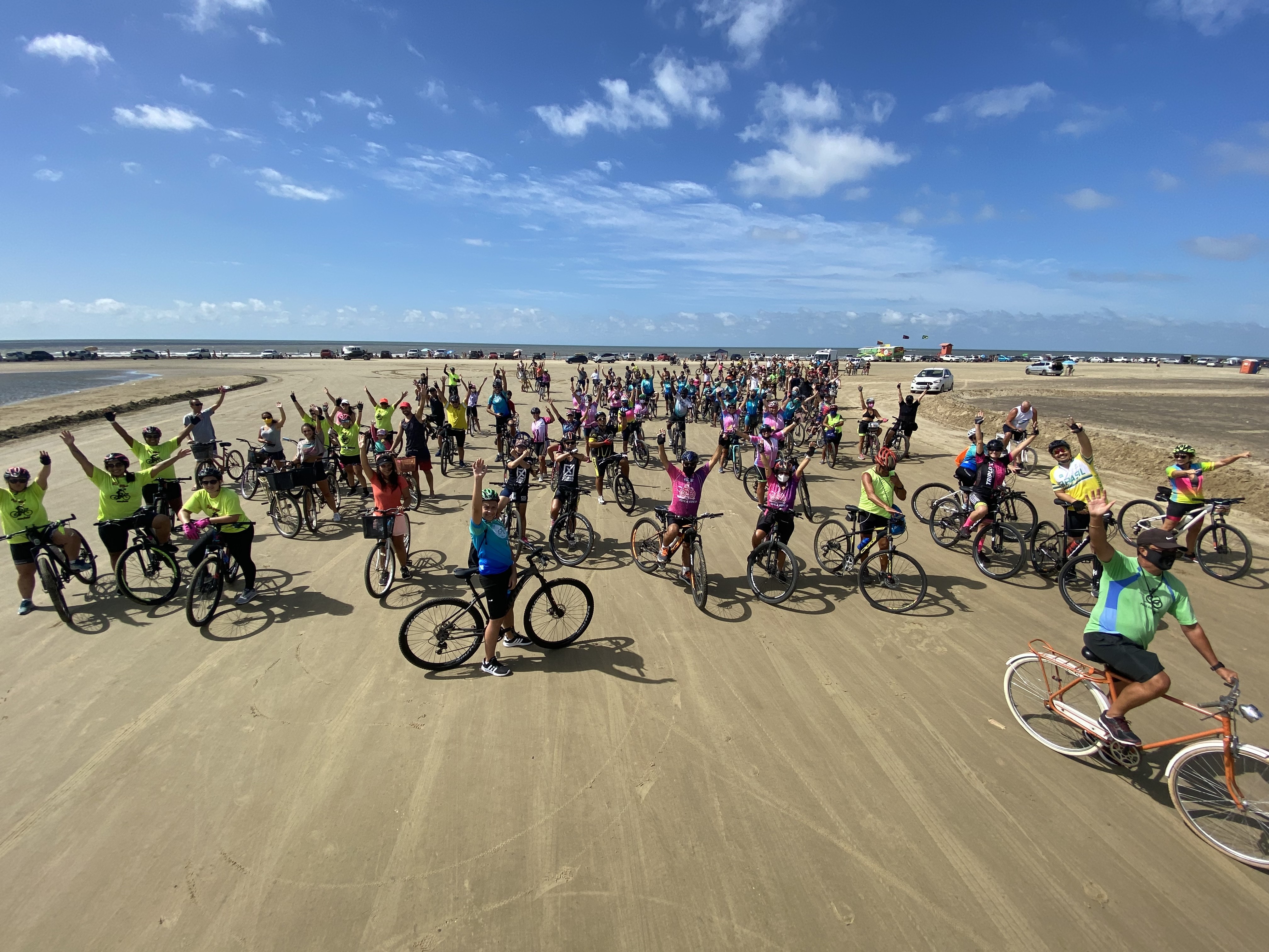 Passeio ciclístico do Grupo Oceano reúne centenas de ciclistas no Balneário Cassino