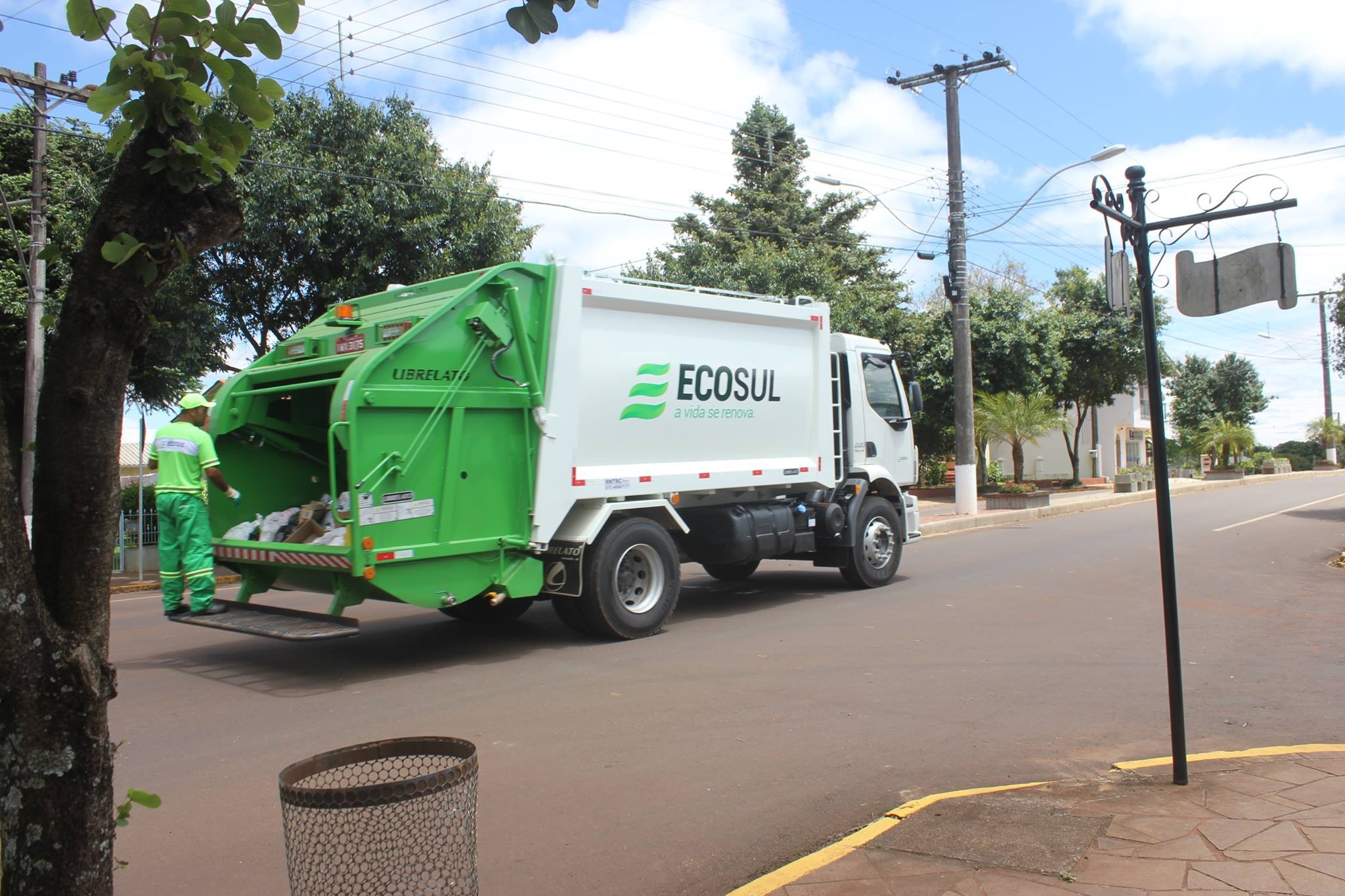 Ecosul assumiu serviço de recolhimento de lixo em Rio Grande nesta quarta-feira (13)