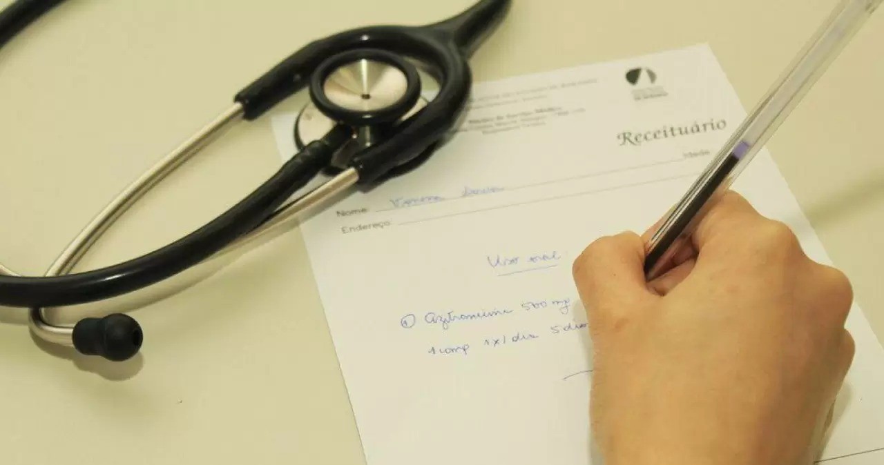 SMS afirma que seguirá receitando medicamentos psicotrópicos sem a reavaliação médica mesmo após a decisão do Simers