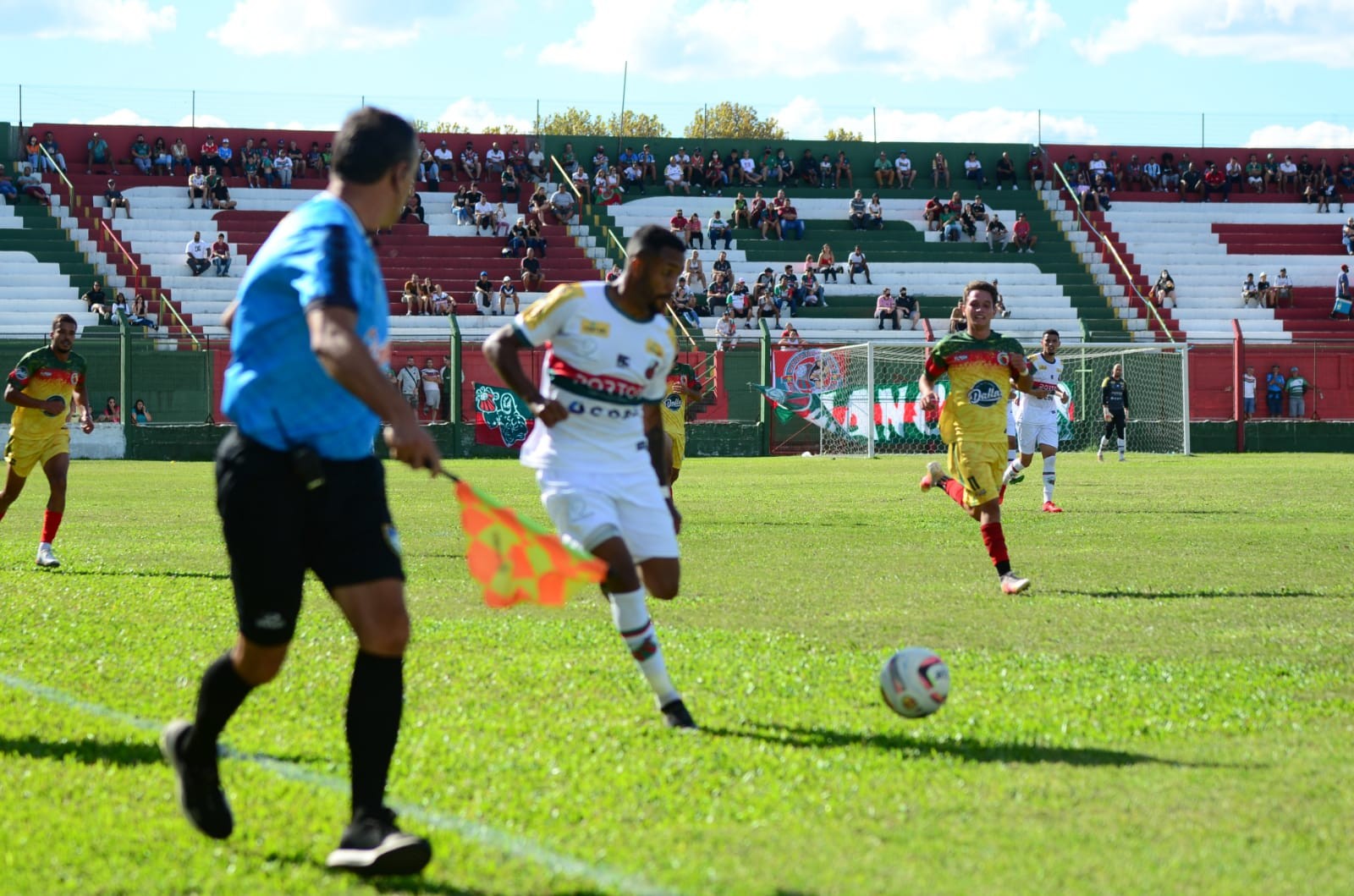 Clubes de futebol de Rio Grande emitem nota após caso de agressão em vestiário