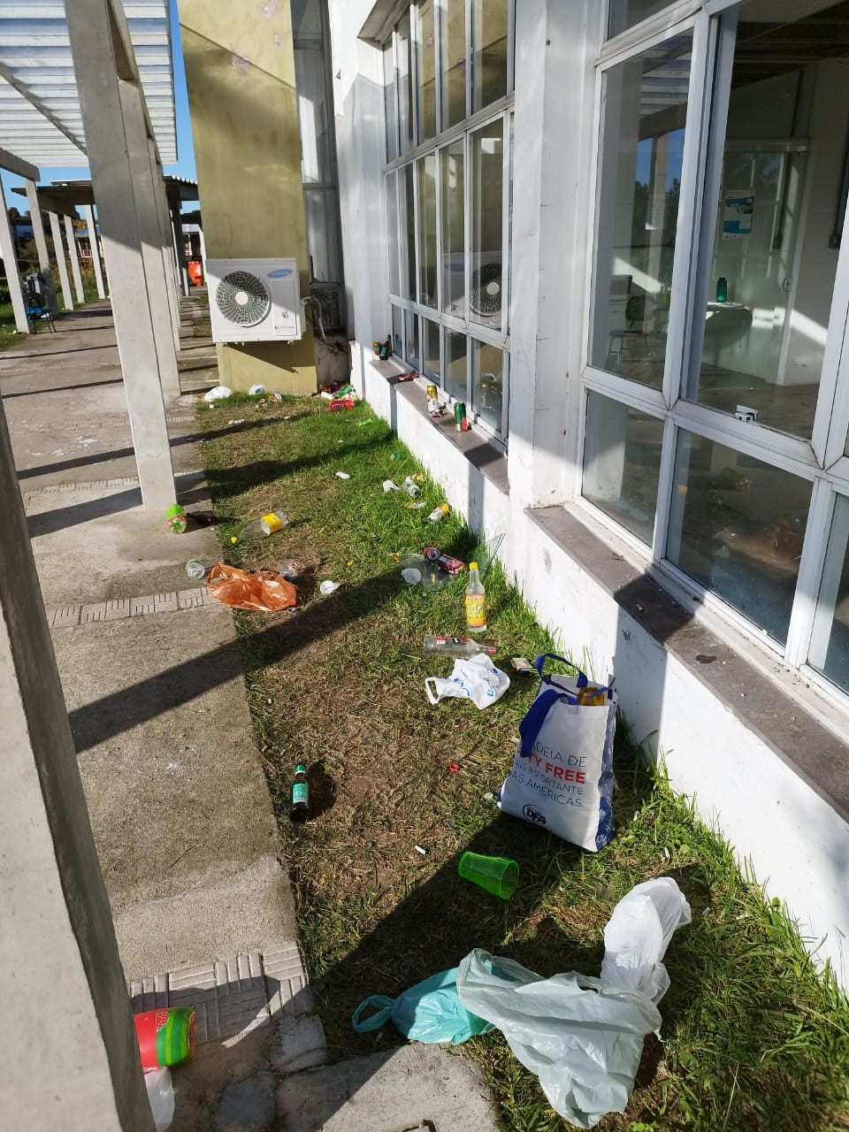 Reitoria da Furg adverte DCE após festa no Campus Carreiros