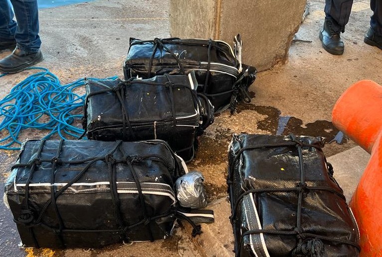 Polícia Federal apreende cerca de 200 quilos de cocaína em navio atracado no Porto de Rio Grande