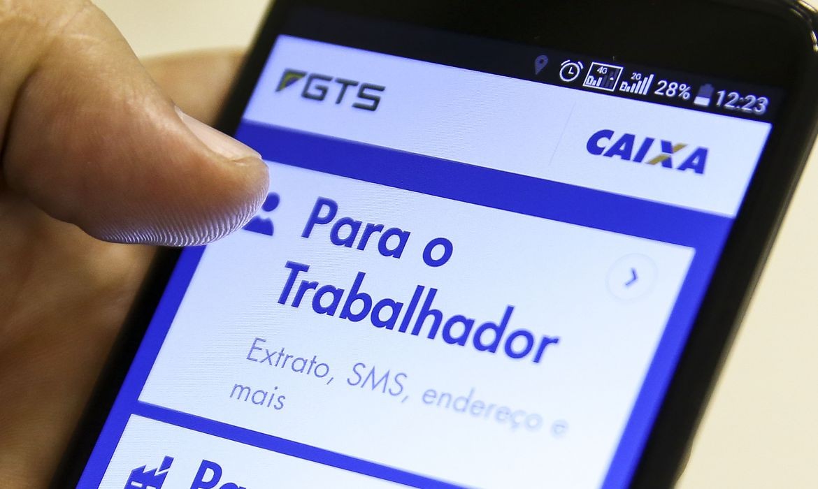 FGTS: saque extraordinário de até R$ 1 mil começa nesta quarta-feira (20)