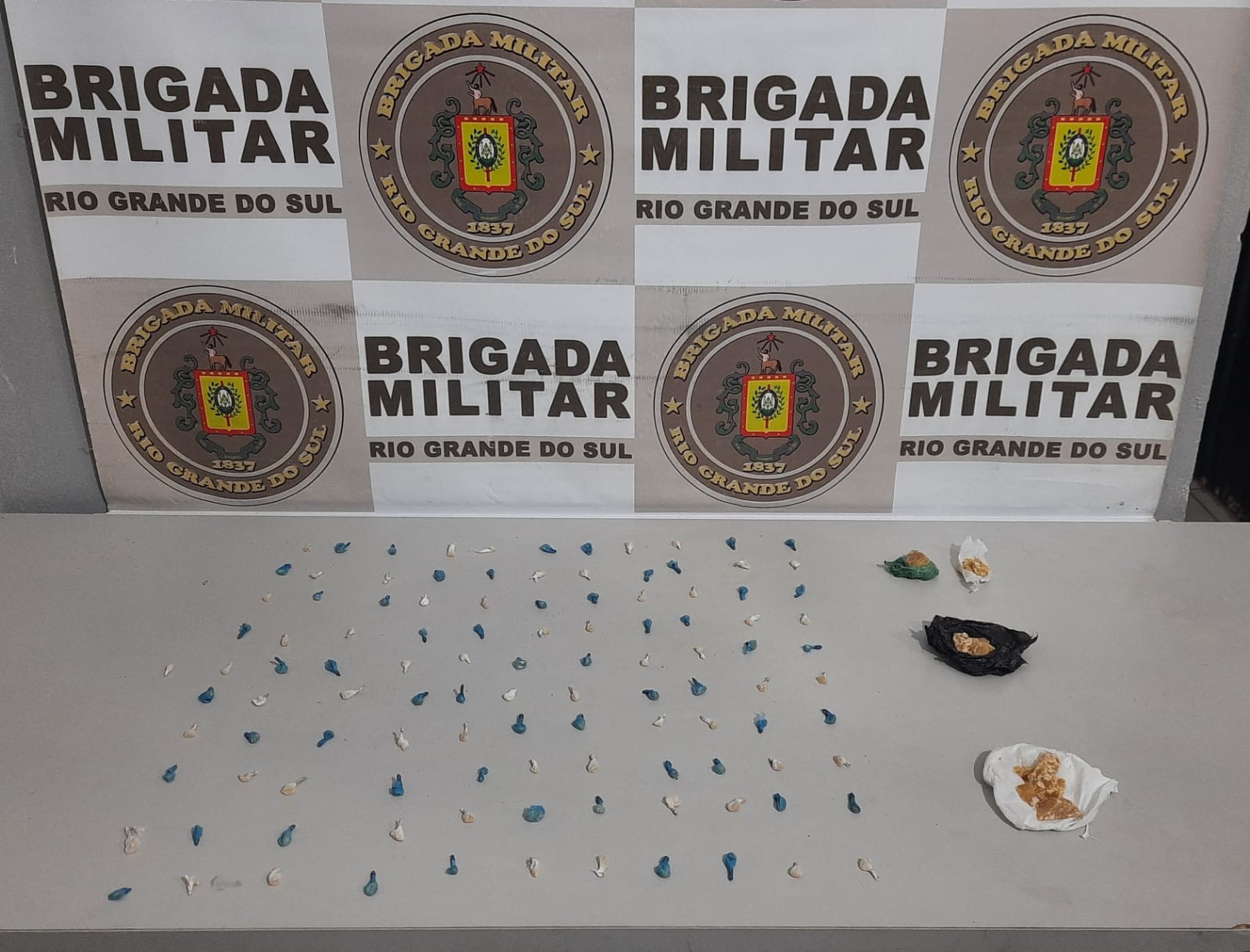 BM prende homem por tráfico de drogas no bairro São Miguel, em Rio Grande 