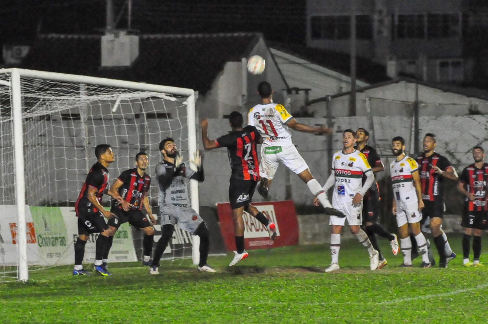 São Paulo perde para o Guarani fora de casa e assume a lanterna 