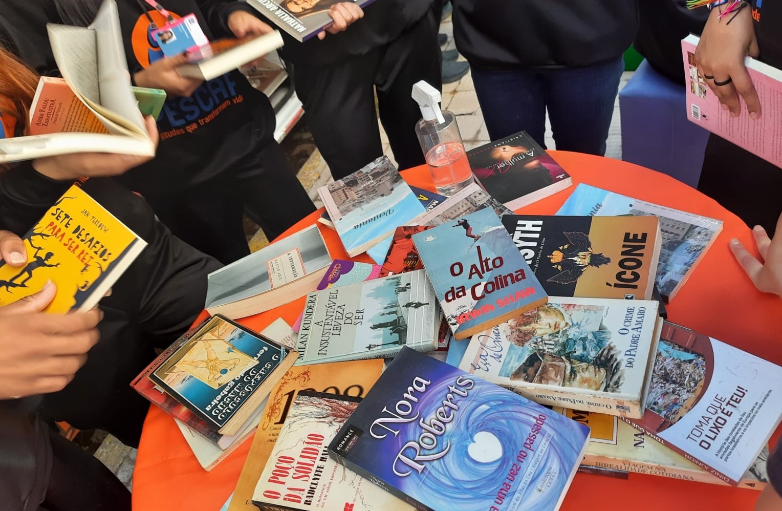 Lumina Mundo e Teatro Municipal recebem alunos do Projeto Pescar
