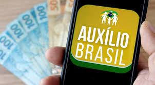Parcela de abril do Auxílio Brasil é paga nesta quinta-feira (28) a beneficiários com NIS final 9