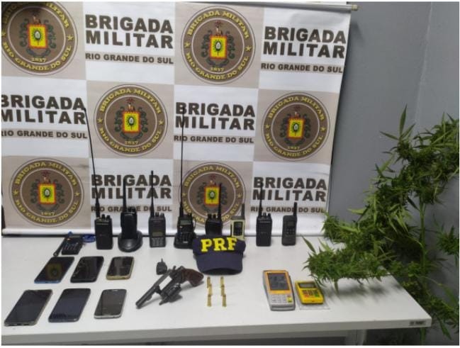 BM prende dois homens e apreende adolescente no bairro Mangueira, em RG