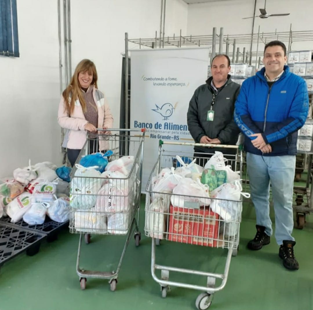 Cerca de 400 quilos de alimentos foram arrecadados durante a etapa da Liga Gaúcha de Voleibol em Rio Grande
