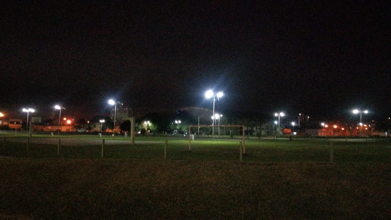 Após demanda da comunidade, iluminação da Praça Saraiva é restabelecida