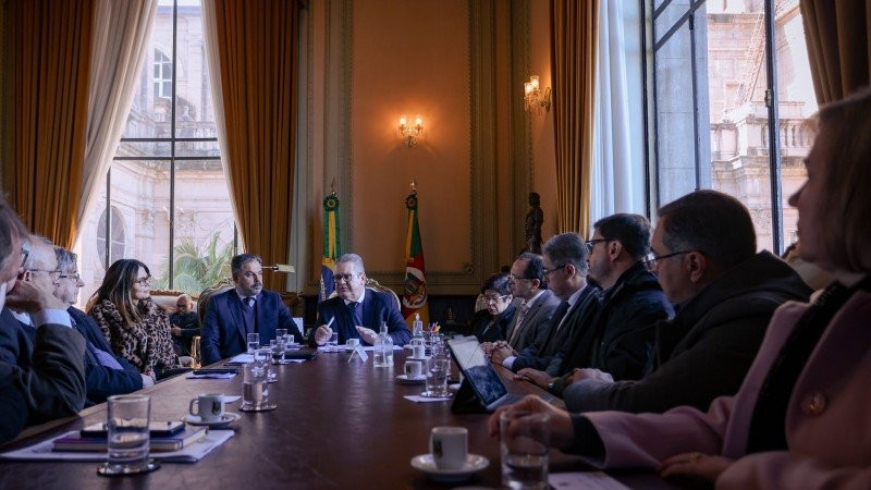 Governador do RS se reúne com representantes de hospitais para buscar soluções sobre o IPE Saúde